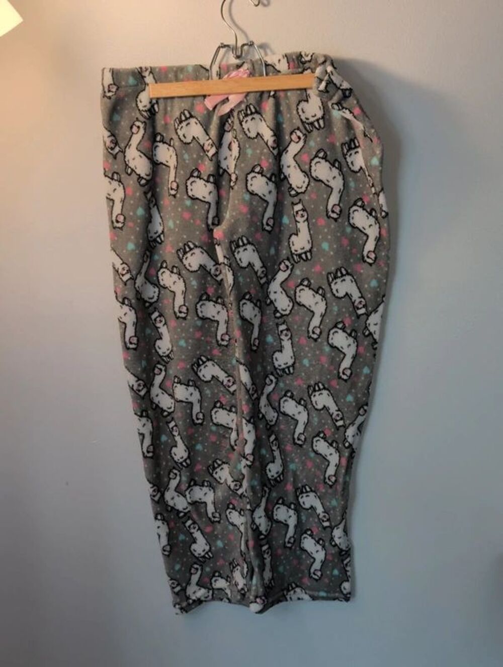 Bobbie Brooks Sleepwear Grey Llama bottoms Size XL
